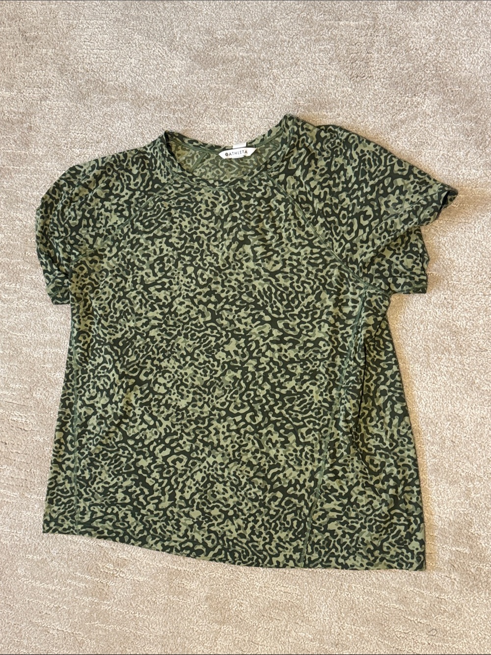 Athleta Ultimate Train printed tee, large, green - Picture 2 of 8